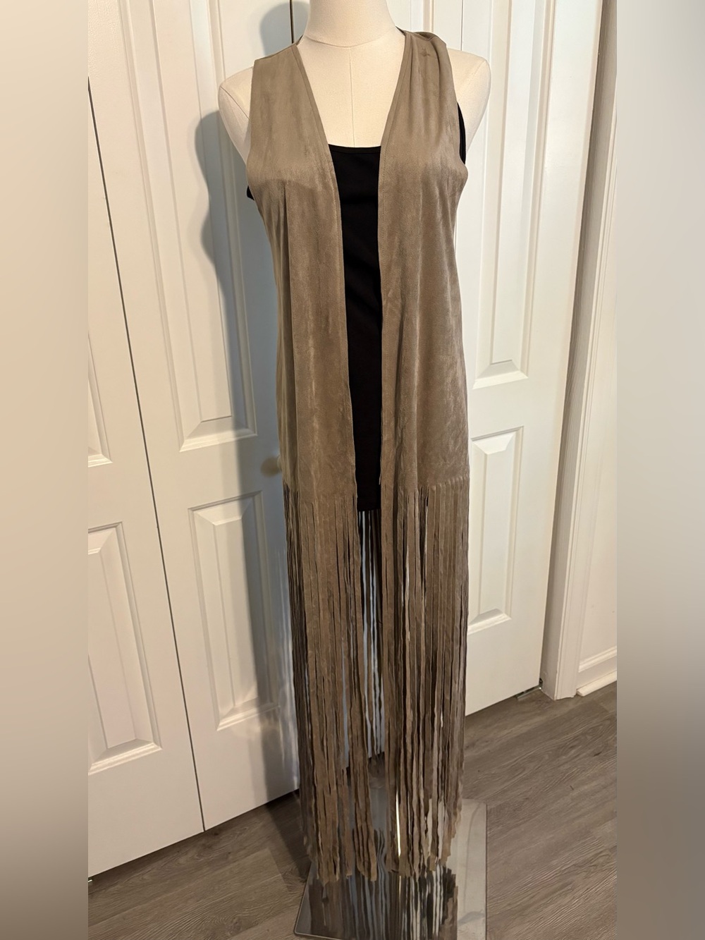 BB DAKOTA Fringe Vest in Grayish Brown Faux Suede, Size S